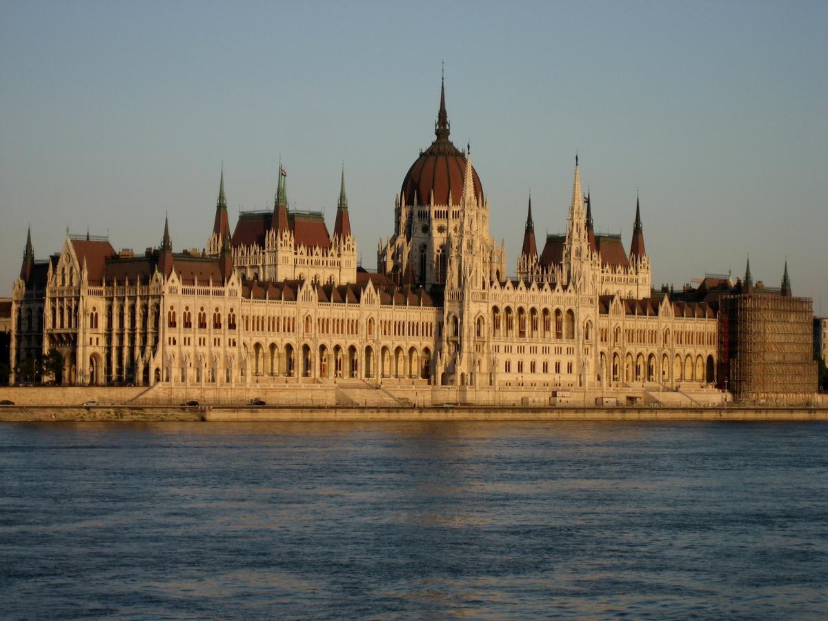 Andrew's * Budapeste